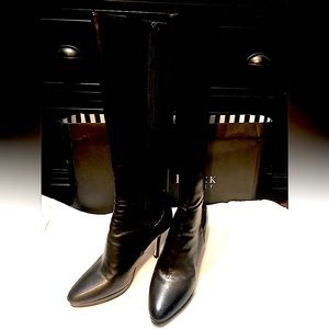 NWT WHITE HOUSE BLACK MARKET BOOTS W DUST BAGS INSANE DEAL!